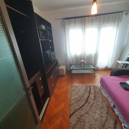 Cozy Studio In Center Bucharest Apartment Luaran gambar