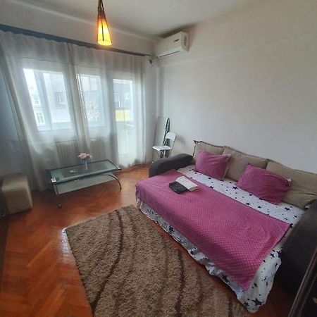 Cozy Studio In Center Bucharest Apartment Luaran gambar
